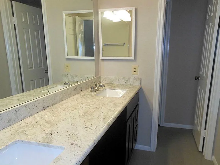 2255 Braeswood Park Dr #312 — Photo 6