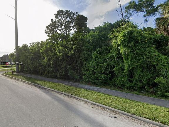 3rd image of 1702 Totten Rd