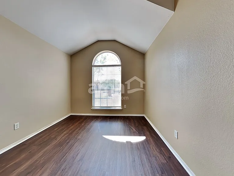 6732 Chalk River Dr — Photo 20