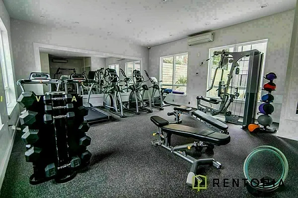 Rented by Rentopia | media 22