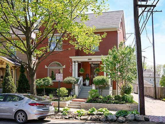 2nd image of 303 W 7th Ave