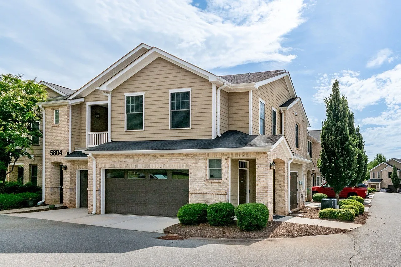 Piedmont Place — Photo 1