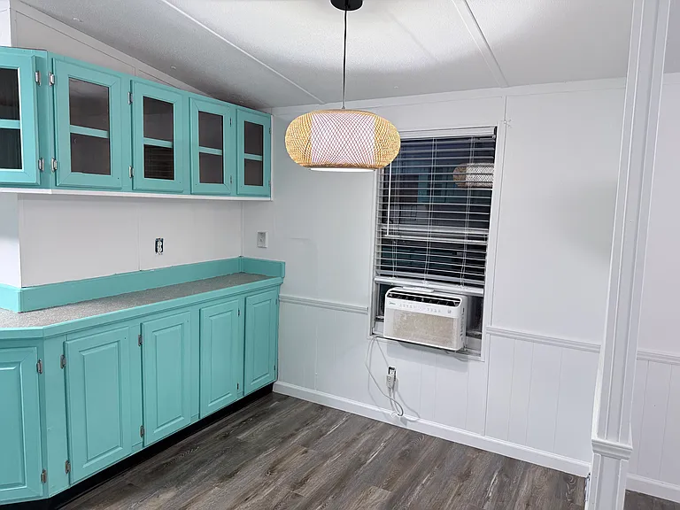 7104 Beachwood Blvd — Photo 3