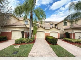 3887 Tree Top Dr, Weston, FL 33332