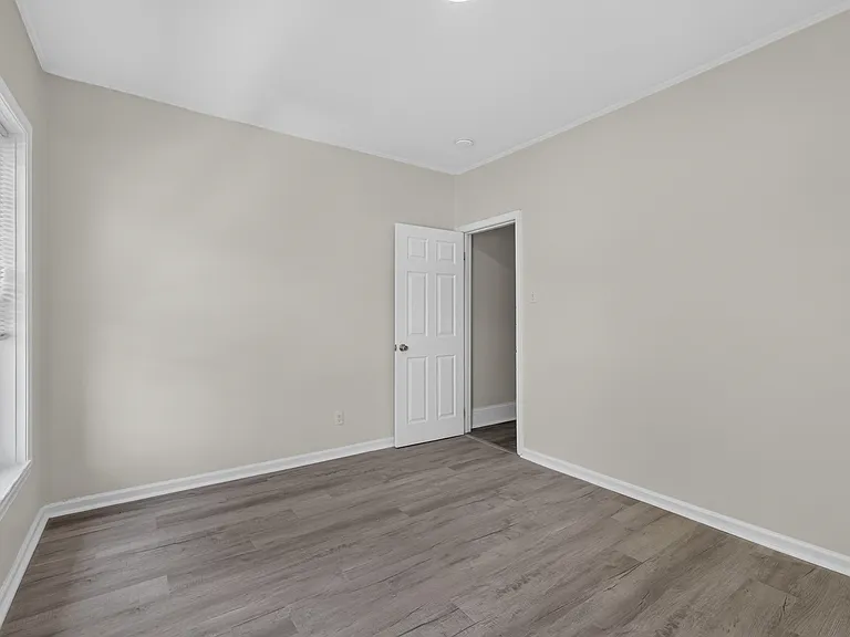 109 N Warren St — Photo 10