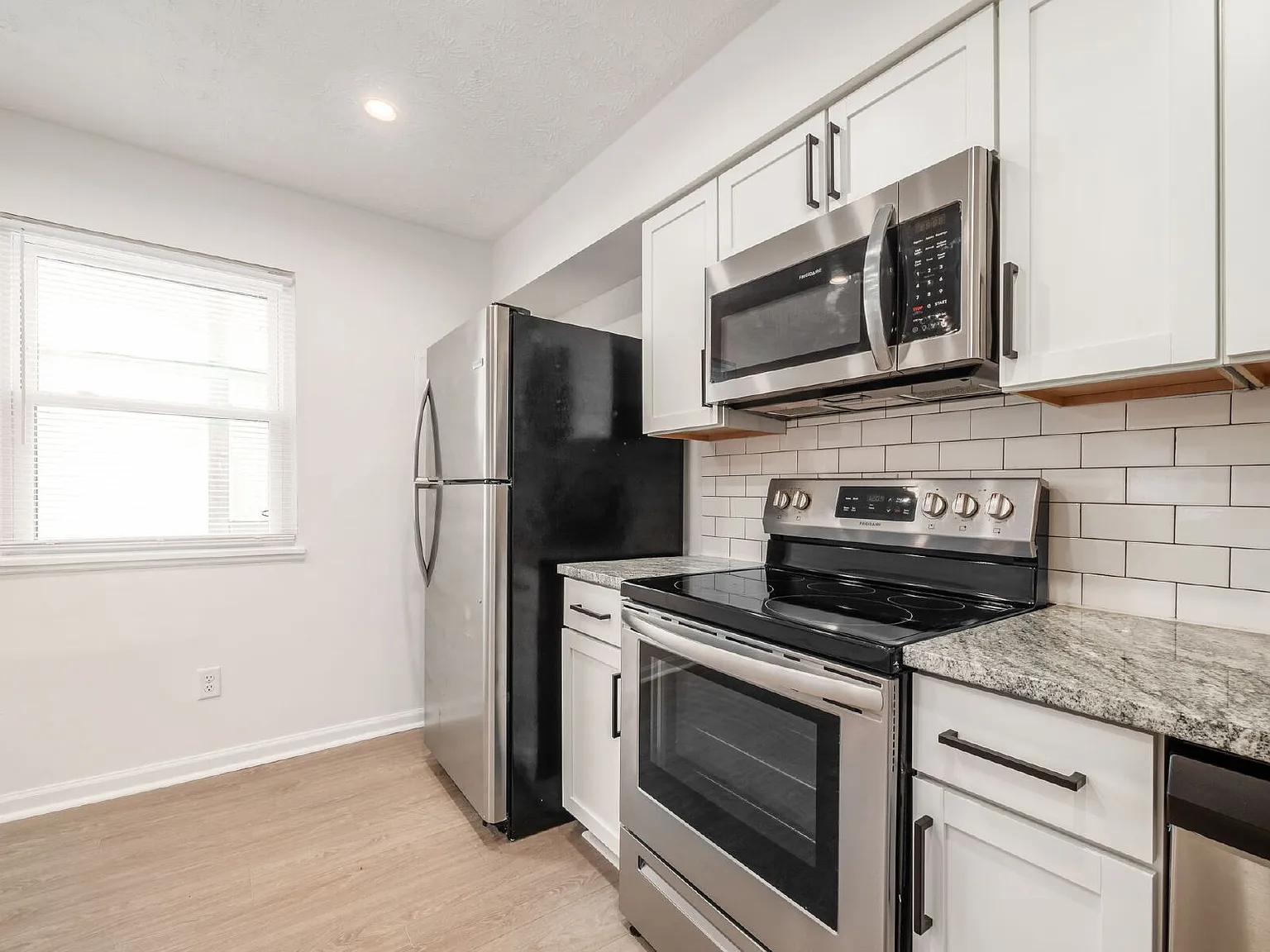 2 bed, 1.0 bath, 728 sqft, $1,550 — Photo 2