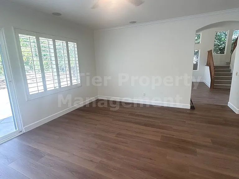 3892 Stoneridge Rd — Photo 10