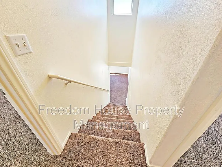 1080 Karen Ct #3 — Photo 13