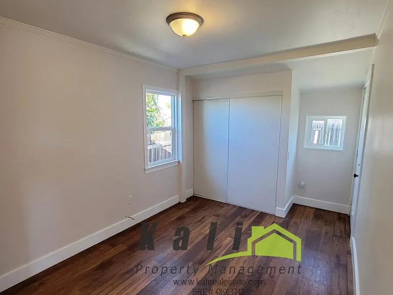 745 1/2 Church Ave — Photo 14