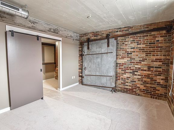 4th image of 320 S Court St #201