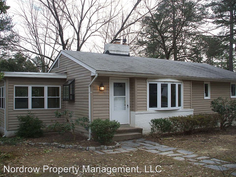 2nd image of 1111 Dinwiddie Ave