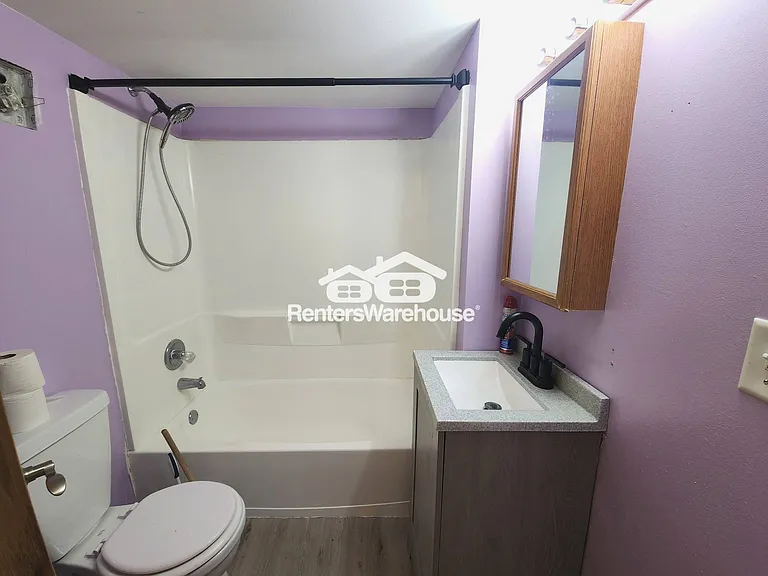200 N Vine St — Photo 8