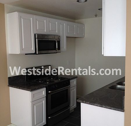 4th image of 12241 Moorpark St APT 7
