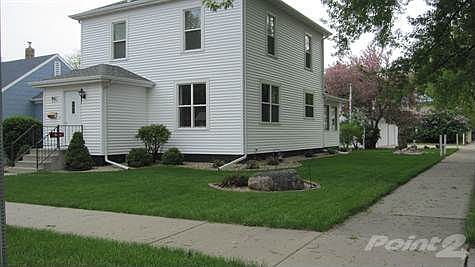 Front yard & house