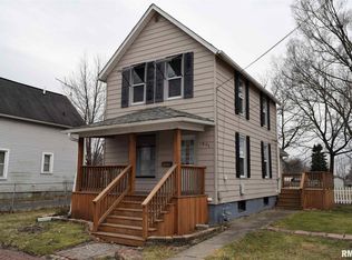 652 S Pearl St, Galesburg, IL 61401