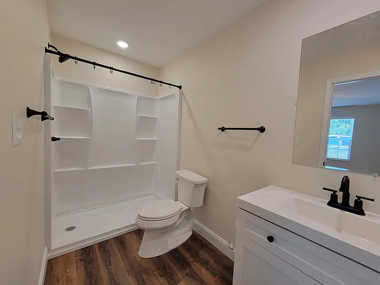 Master bathroom
*May be a photo of a similar unit