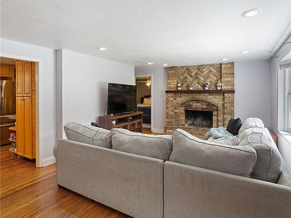 5th image of 3206 W Townsend Ct