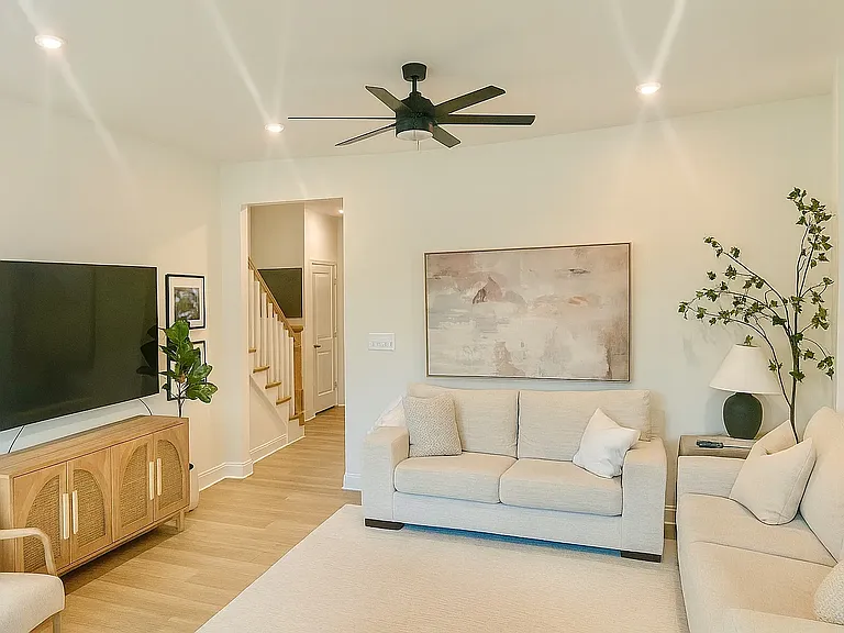 1530 Cedar Tree Dr — Photo 4