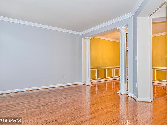 3rd image of 16484 Steerage Cir