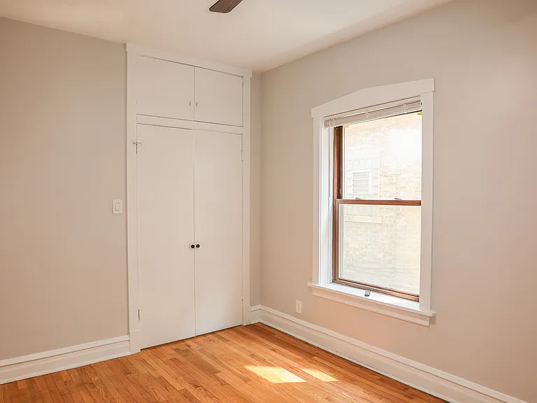 5338 W Montrose Ave #2 — Photo 10