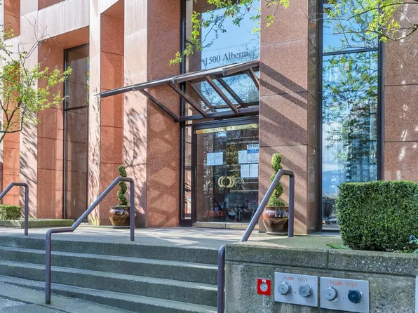 1500 Alberni St #13C, Vancouver, BC V6G 3C9