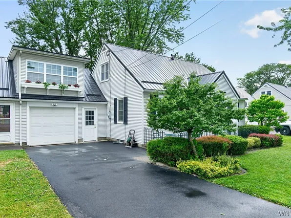 2915 Schoolview Rd, Eden, NY 14057