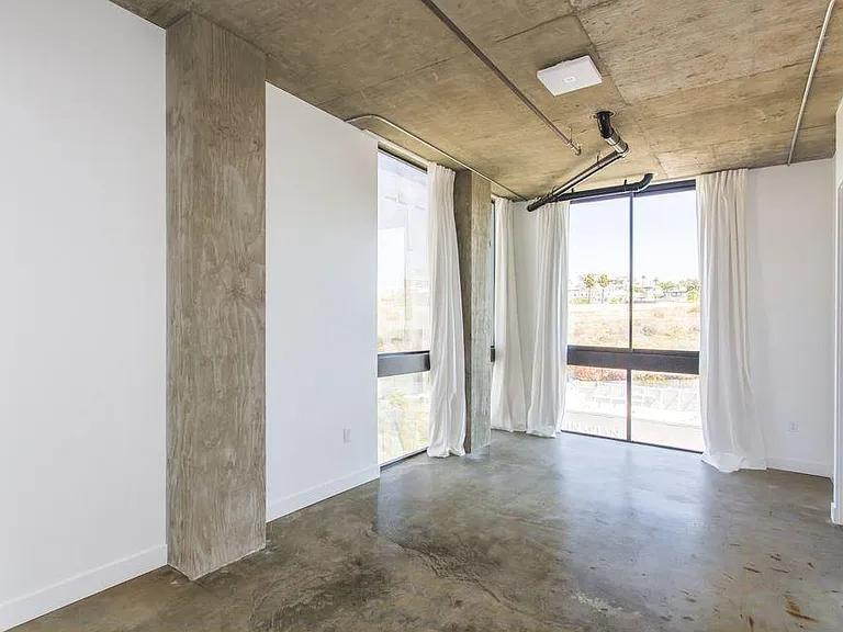 Apt 17 & 23 | The Farragamo | 1 Bedroom