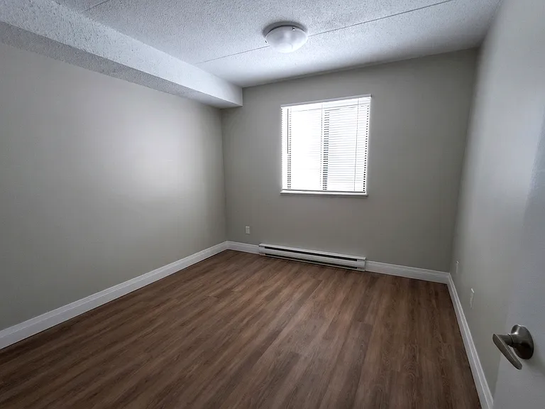 275 Albert St E — Photo 11