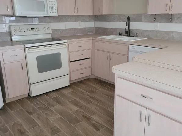 3905 Redwood Dr, Holiday, FL 34691