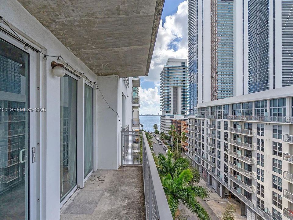 1st image of 455 NE 25th St #100