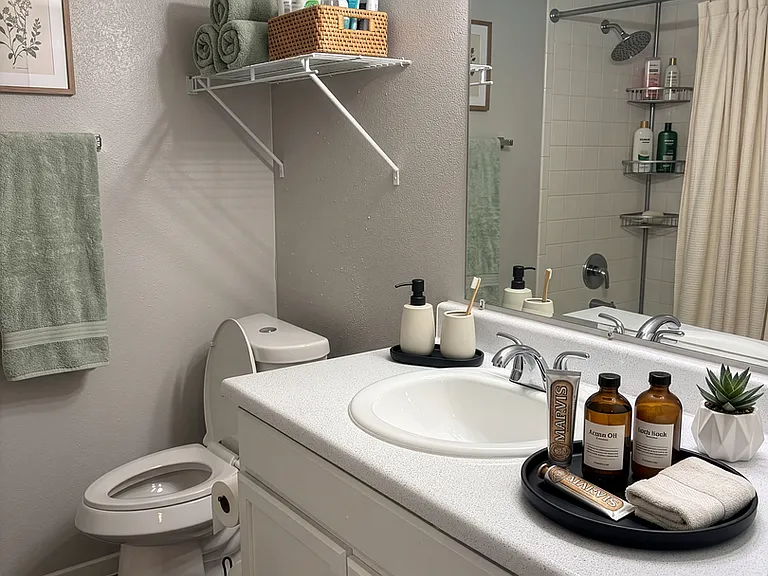 Creeks Edge Apartments — Photo 38