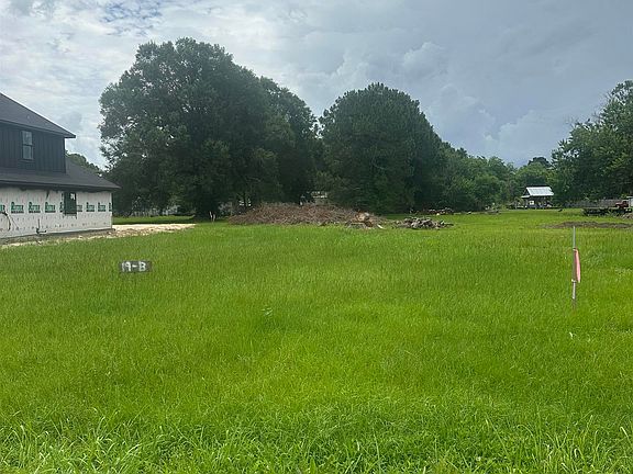 2nd image of 5754 Mockingbird Ln