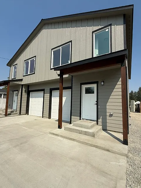 3 bed, 2.5 bath, 1600 sqft, $1,990 — Photo 1