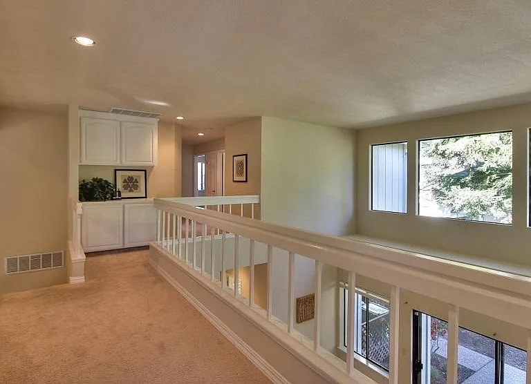 2nd Floor Landing