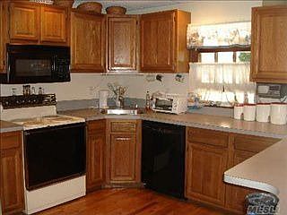 2nd image of 85 Clarke Dr