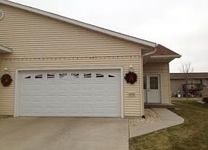 Twin Home With 3 Bedrooms