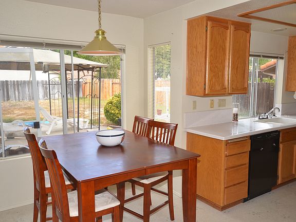 3rd image of 29722 Windwood Cir