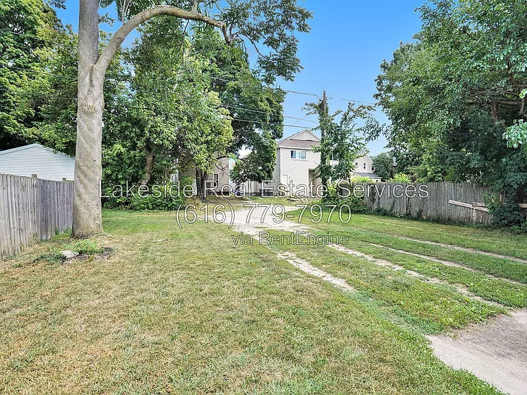 920 Cass Ave SE — Photo 19