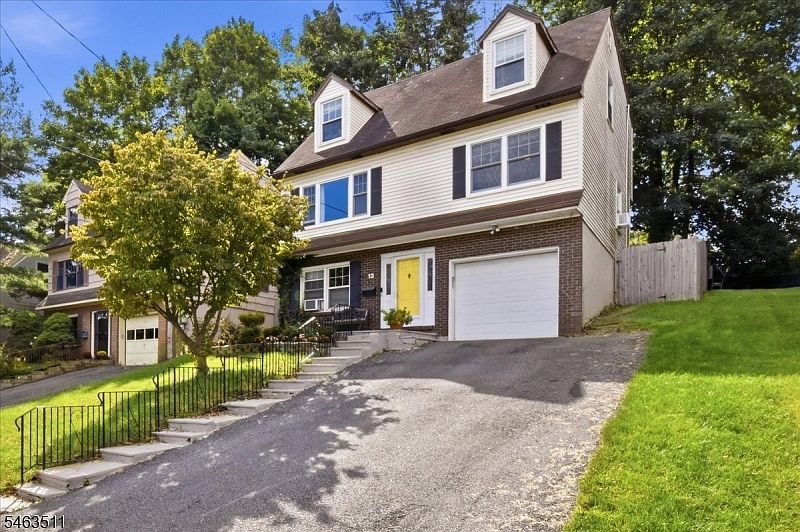 1st image of 13 Edison Dr