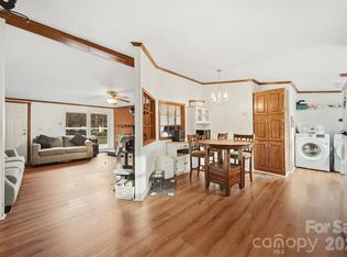 109 10th St NE, Hildebran, NC 28637