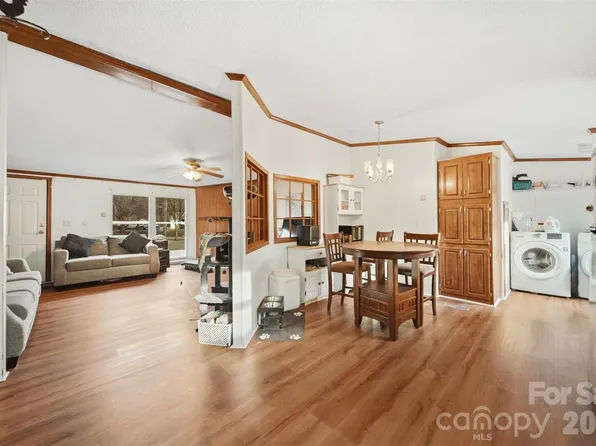 109 10th St NE, Hildebran, NC 28637