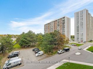 15 Kensington Rd #1912, Brampton, ON L6T3W2