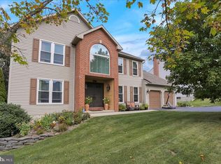 2703 Beacon Dr, Sinking Spring, PA 19608