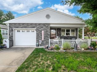 2 Canterbury Ln, Toms River, NJ 08757