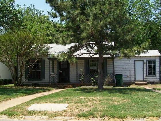 1st image of 131 Lilac Ln