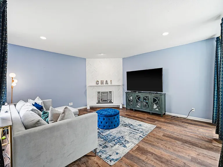 1116 Bering Dr #25 — Photo 6