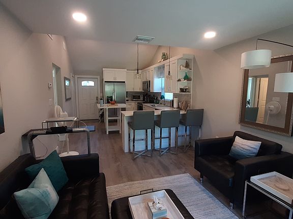 2nd image of 505 SE Flamingo Ave #505