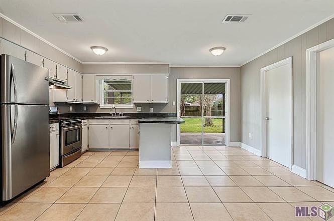2nd image of 11846 Catalpa Dr