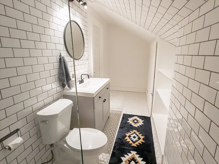 612 N Madison Ave — Photo 37