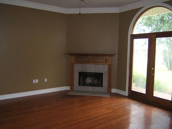 2nd image of 232 Cascade Dr